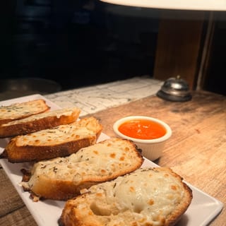 Garlic Bread With Cheese